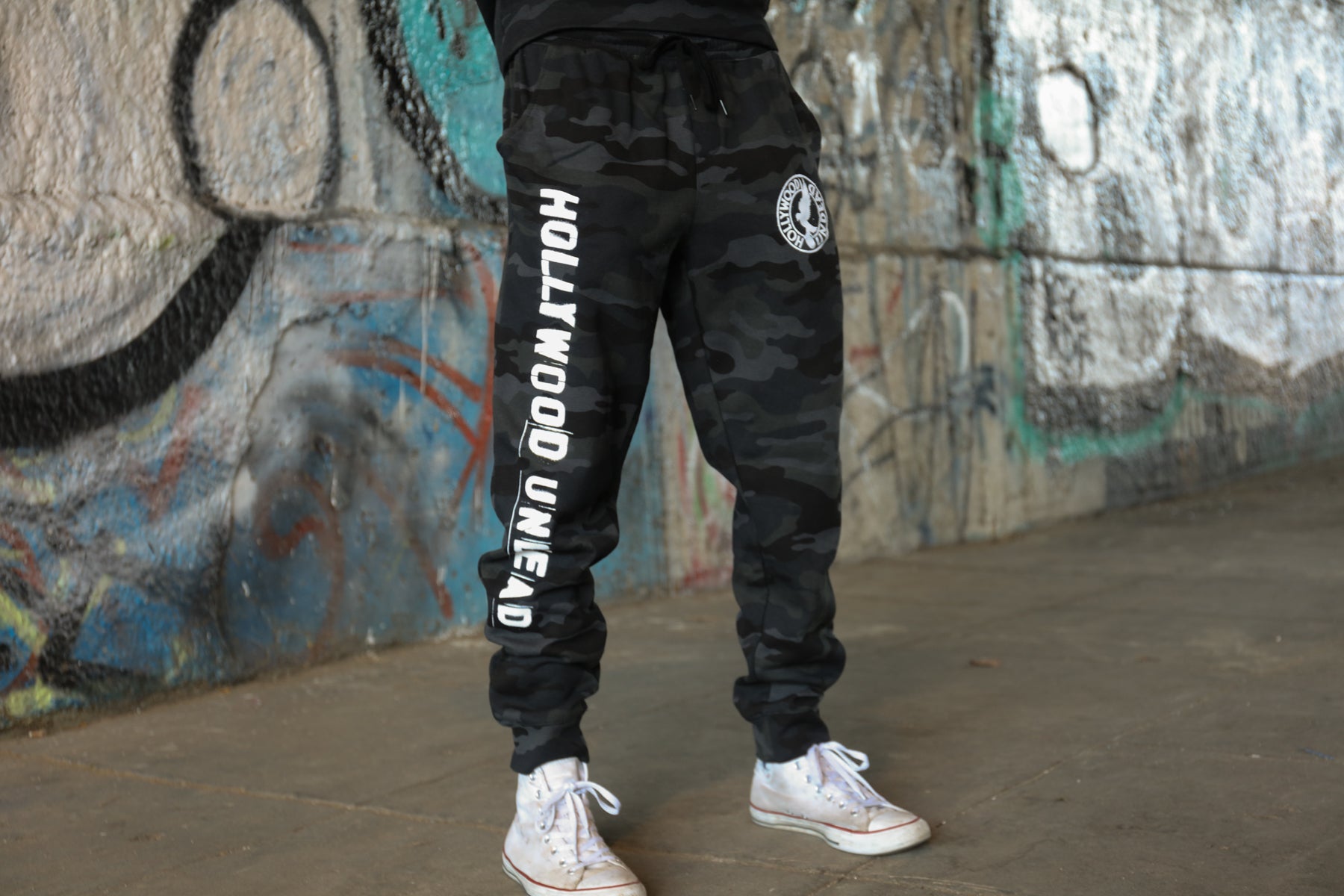hollywood-undead-hotel-kalifornia-sweatpants-black-camo-baumwolle image 4