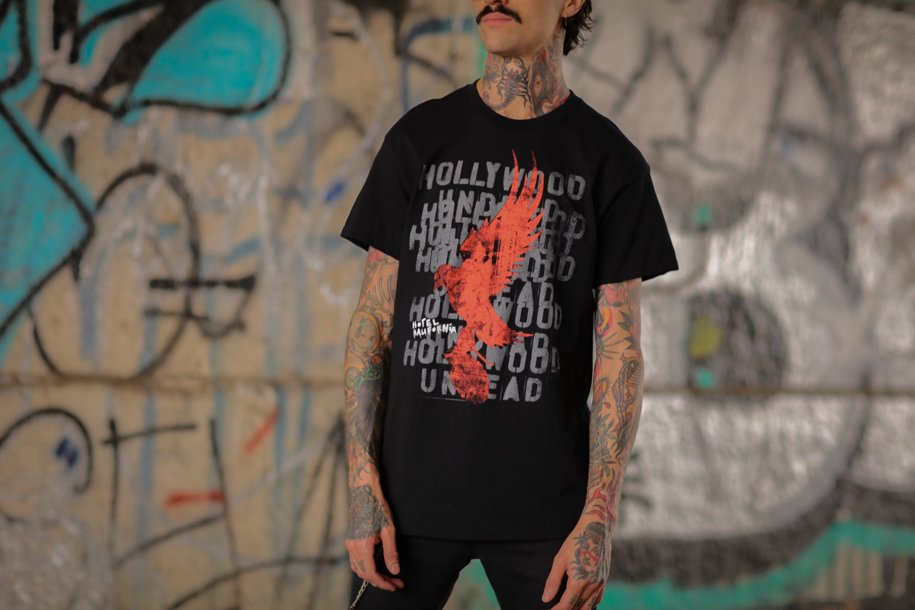 hollywood-undead-dove-grenade-stacked-logo-t-shirt-schwarz image 2