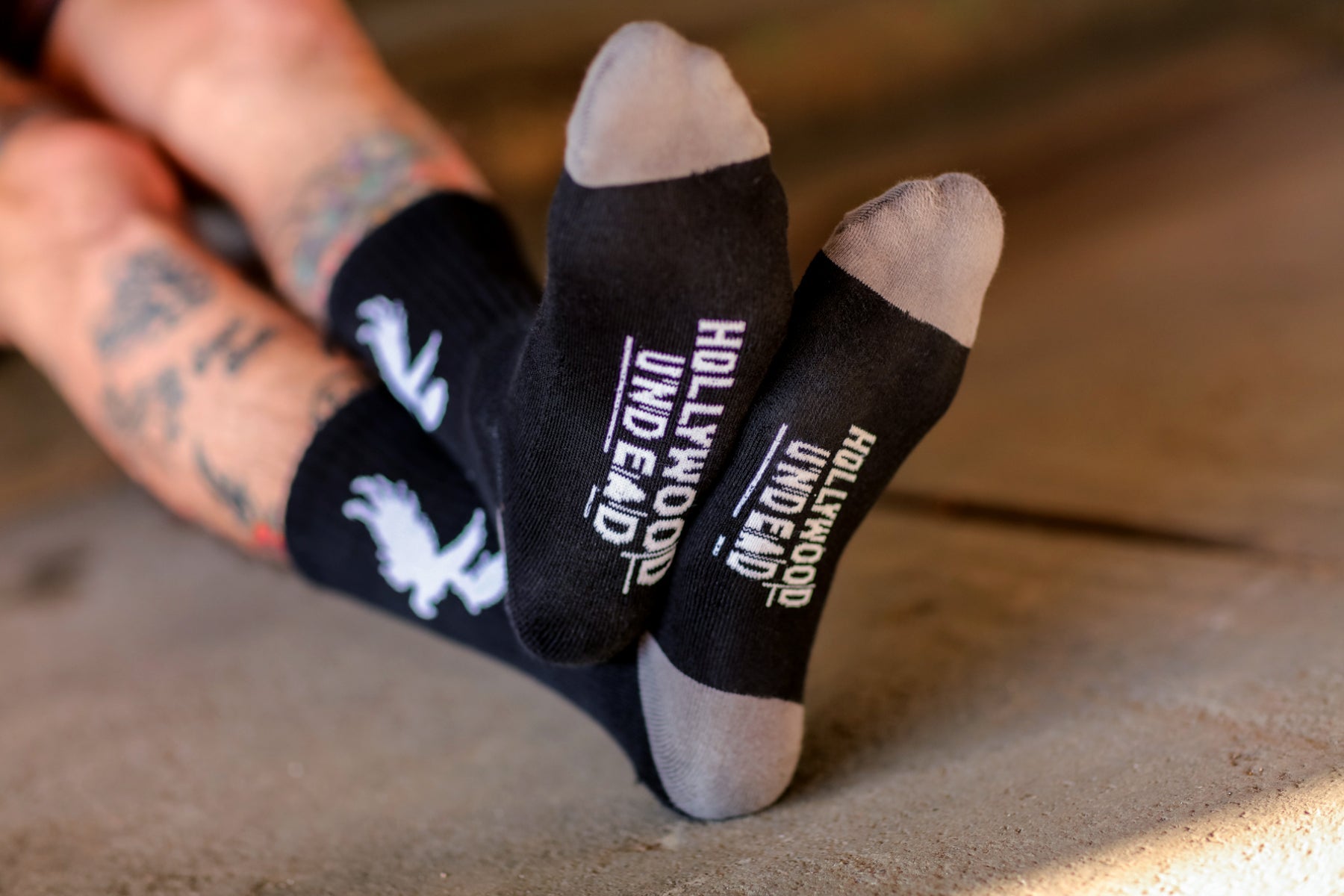 hollywood-undead-d-g-crew-socks-socken-dove-grenade-wei image 3