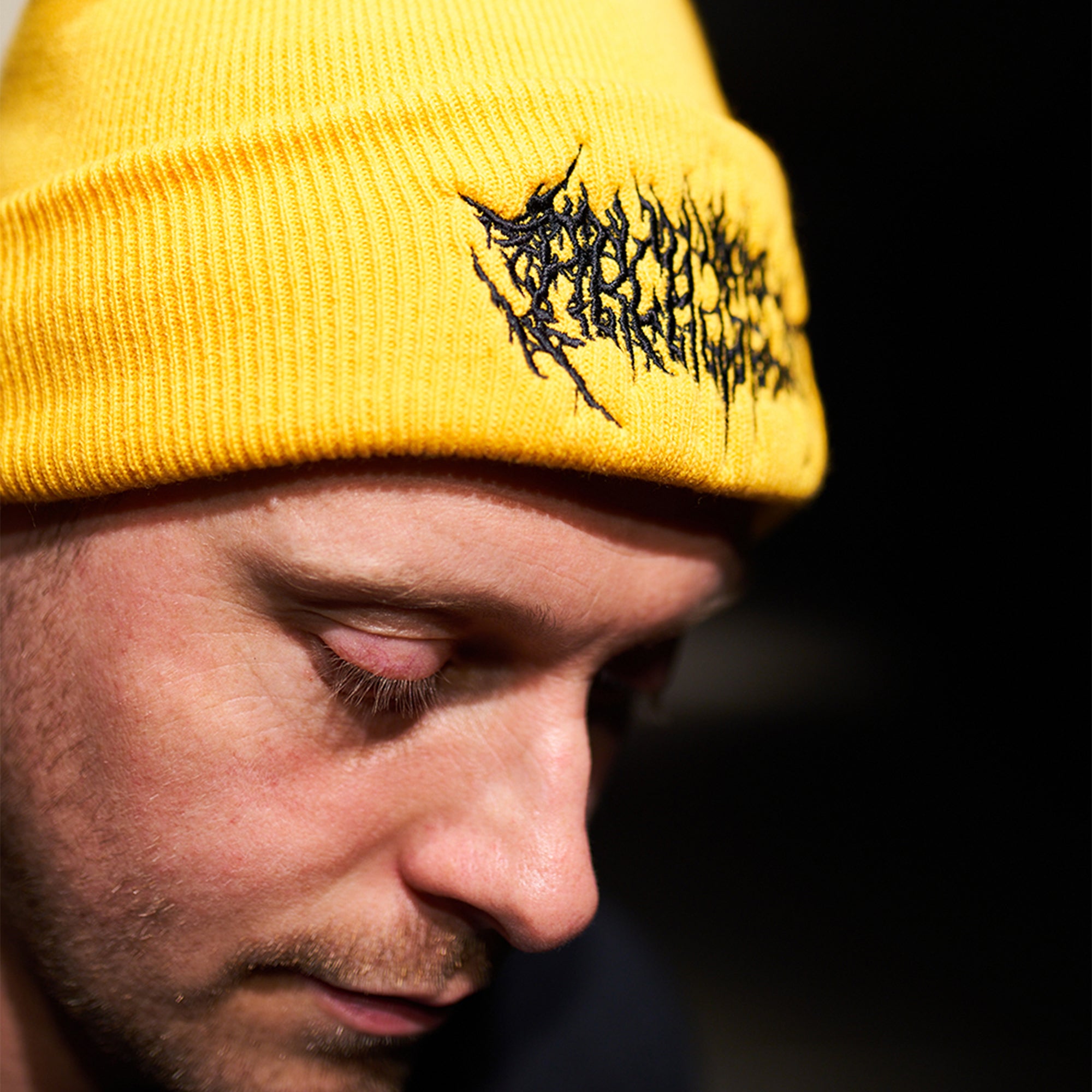 architects-metal-logo-beanie-m-tze-gelb-mit-stickerei image 3