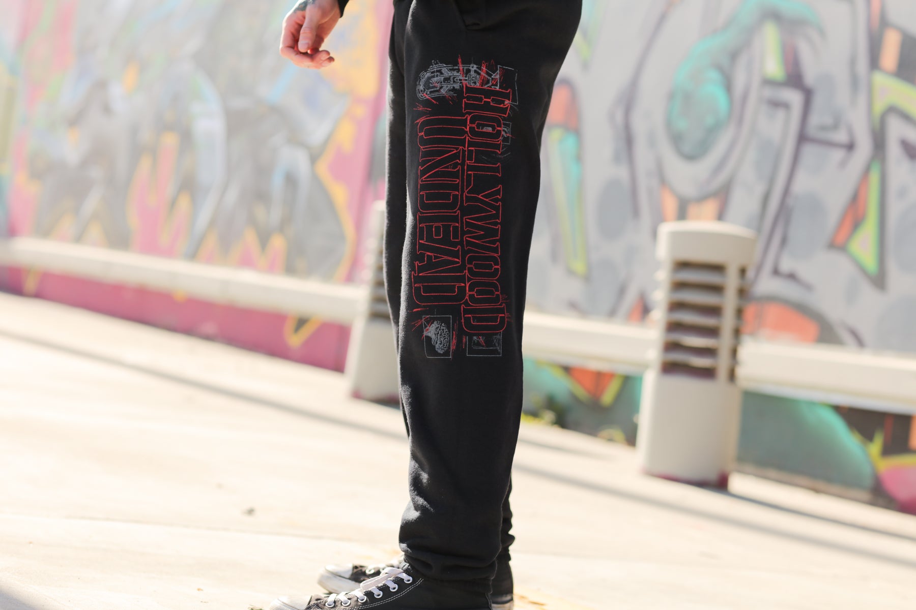 hollywood-undead-notes-from-the-underground-10-year-sweatpants-schwarz image 2