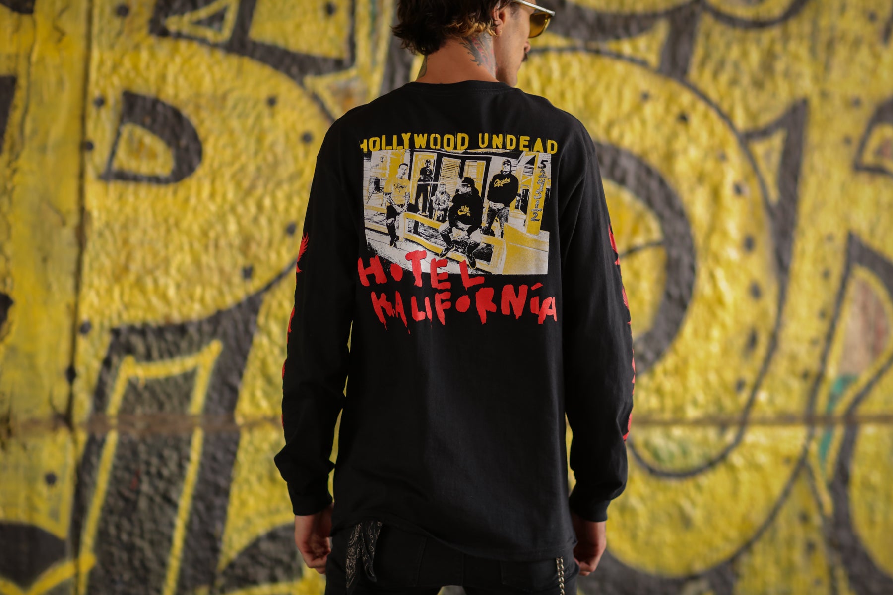hollywood-undead-hotel-kalifornia-group-photo-longsleeve-schwarz image 6