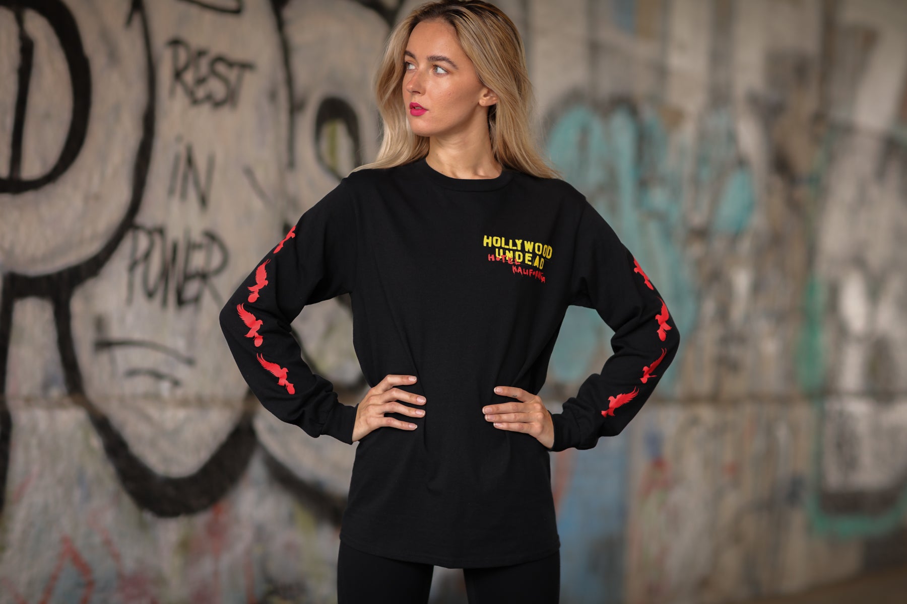 hollywood-undead-hotel-kalifornia-group-photo-longsleeve-schwarz image 7
