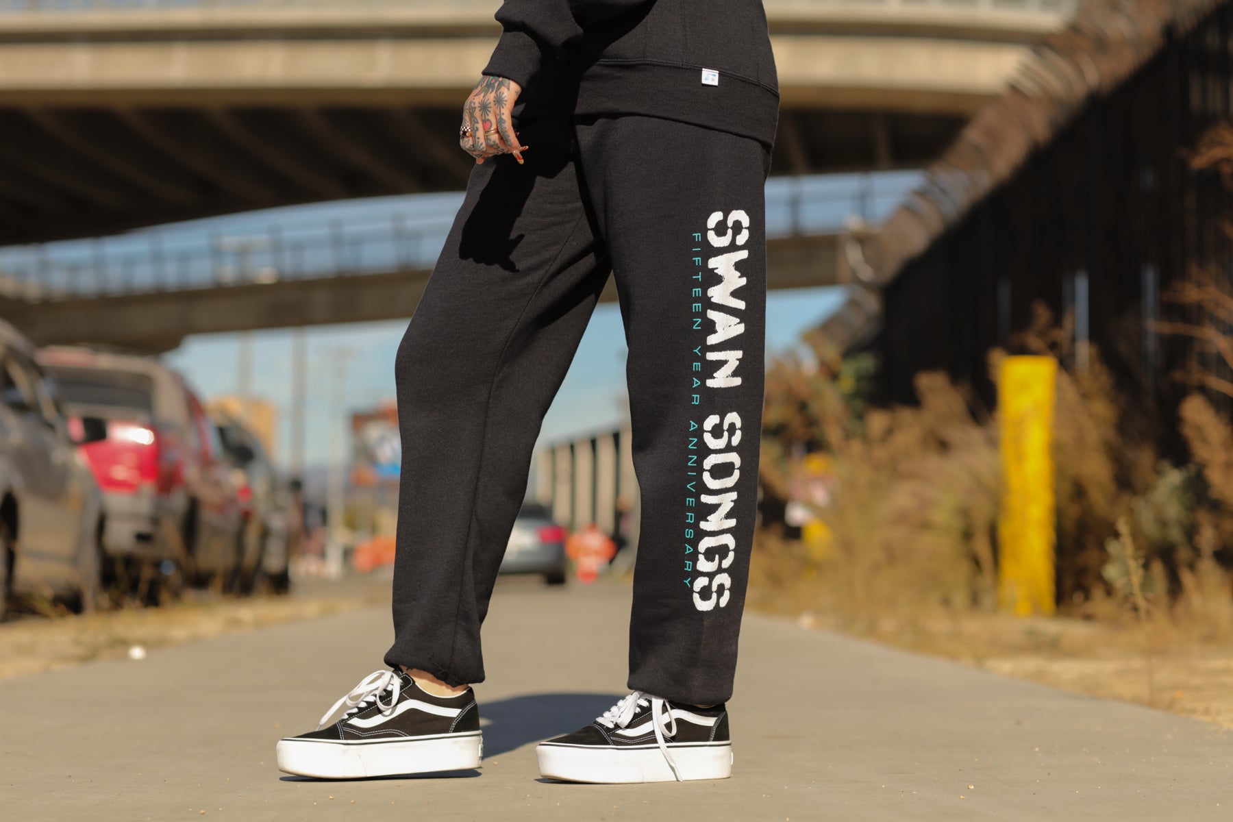 hollywood-undead-swan-songs-15-year-sweatpants-schwarz image 3